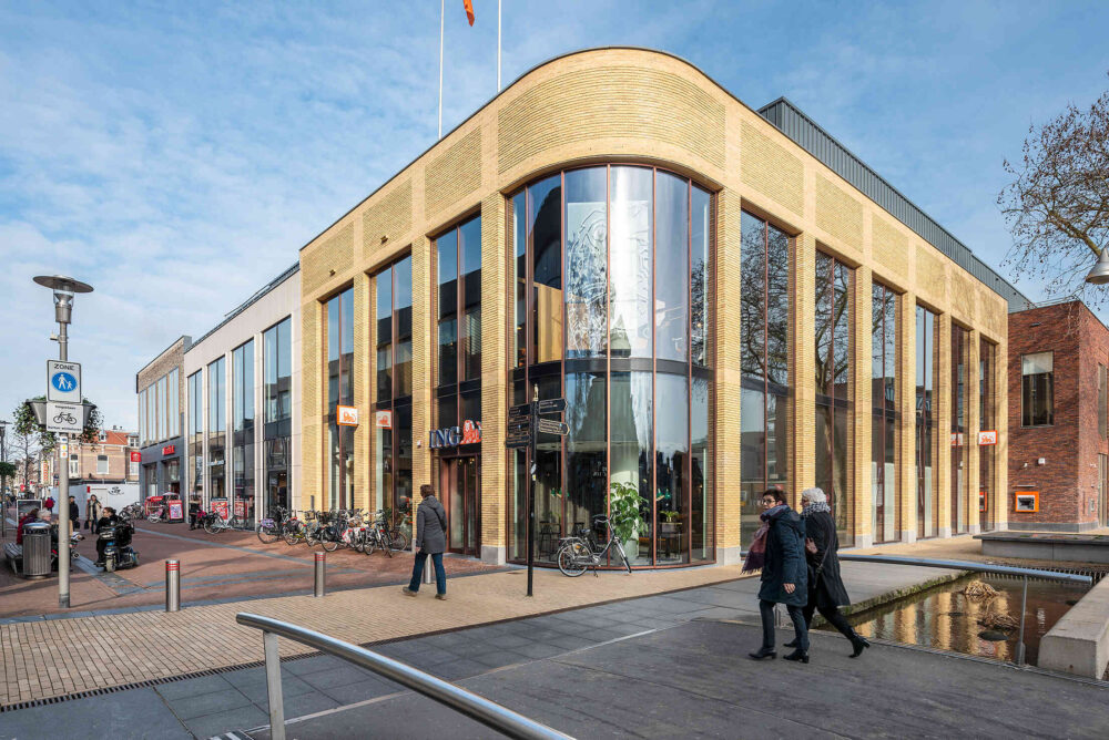 Renovatie van een binnenstedelijk vastgoed. Verduurzaming en opnieuw indelen van winkelpanden