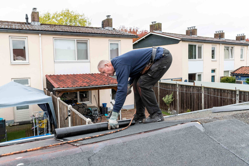 Verduurzaming van woningen voor woningcorporaties in dit geval vernieuwen van dakbedekking