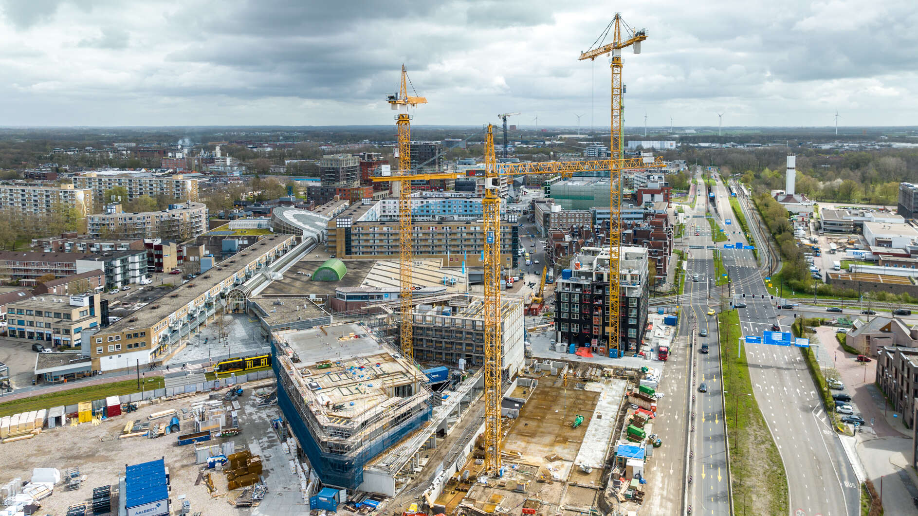 Nieuwbouwen, met ofzonder sloop voorafgaand. Hier NIeuwegein nieuwbouw van 368 appartementen.