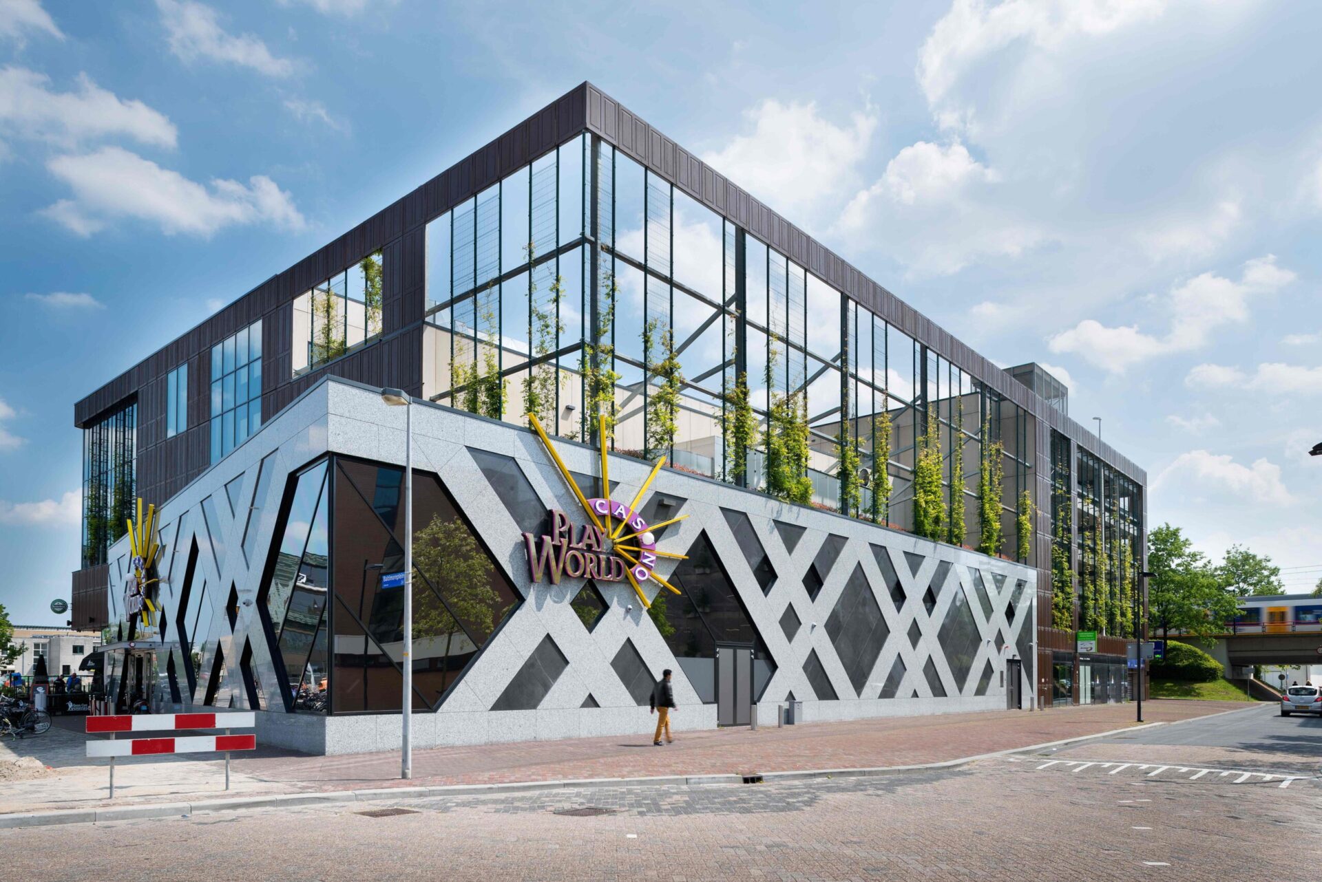 Gevelrenovatie van Blok 6 en 7 in Almere buiten.