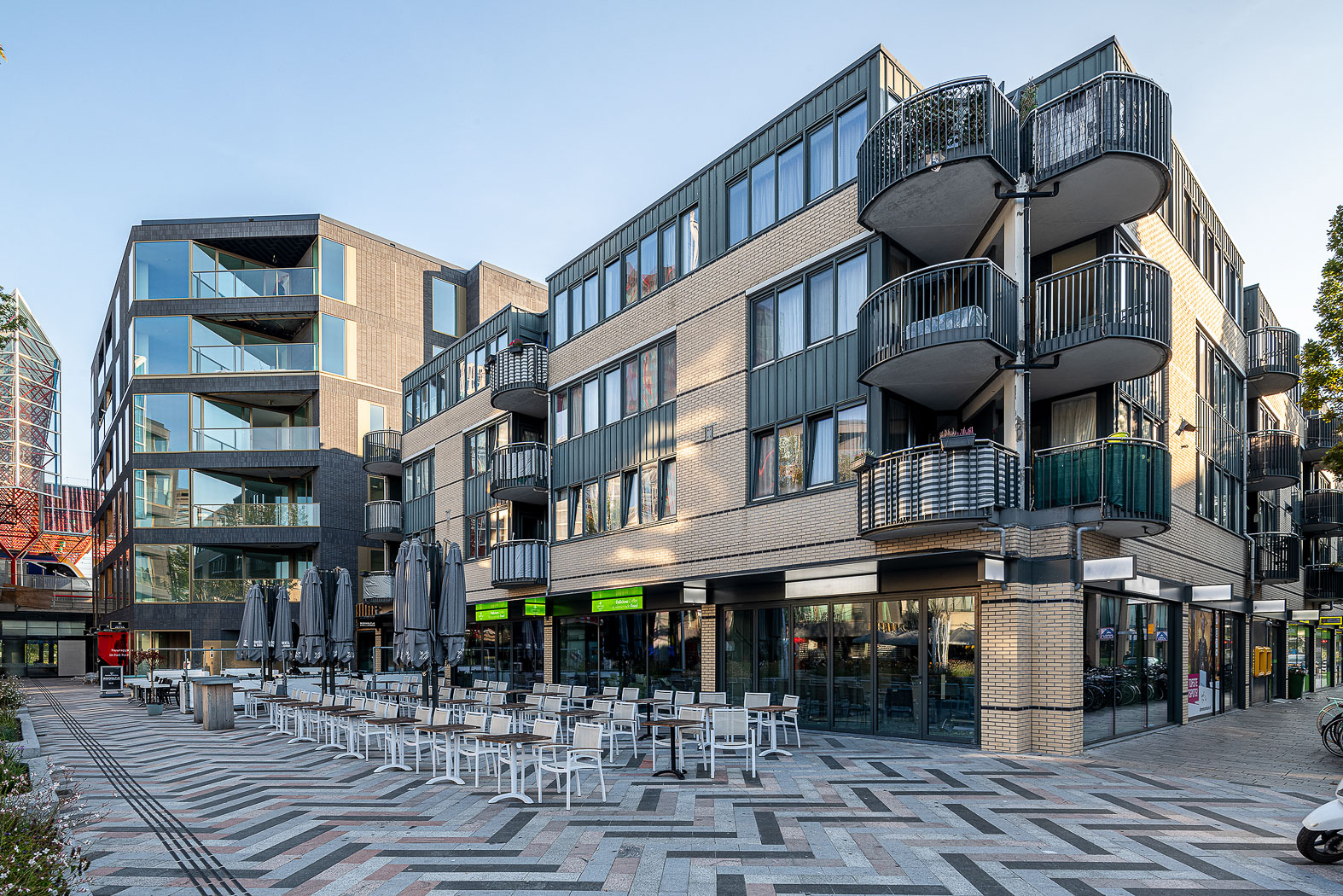 Foto overzicht oost Transformatie Metropool Oost en West Almere. Van kantoorruimte naar Woningen.