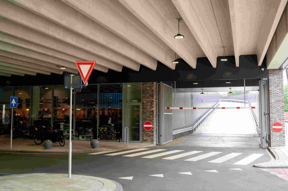 Winkelcentrum Marlo in Beverwijk, vernieuwd. Meer winkels, nieuwe uitstraling en een parkeerdek.