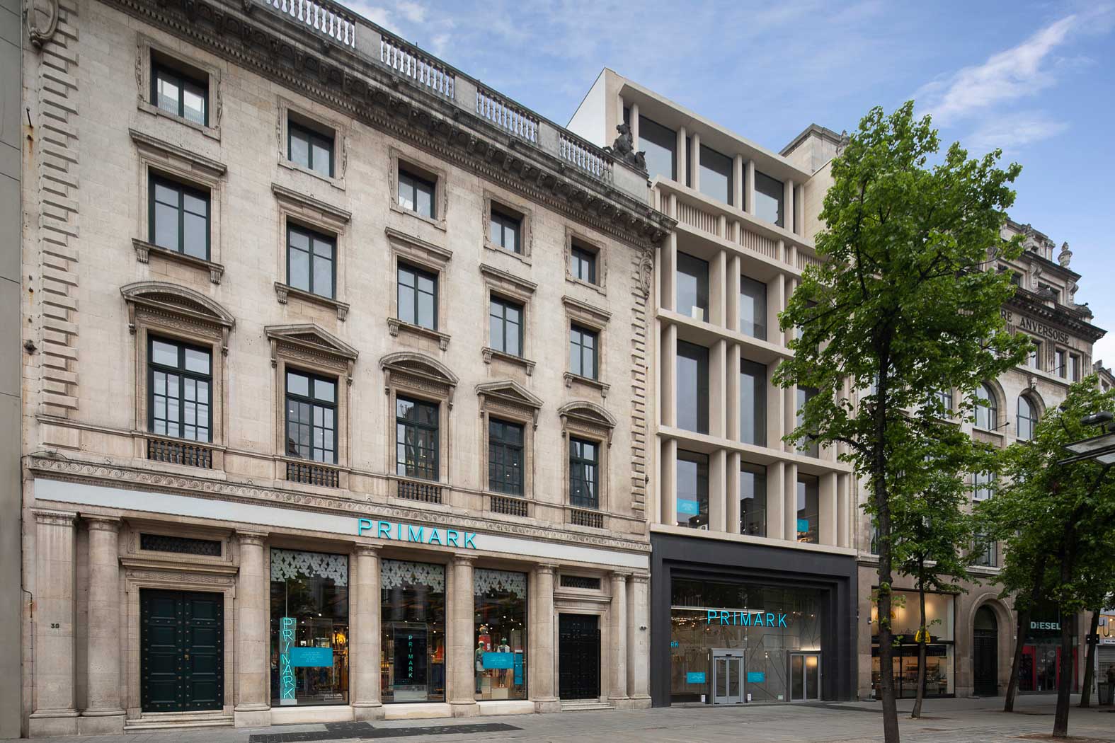 Huisaannemer-Primark-retail-winkelen-Gevel-Antwerpen